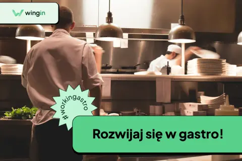 Kucharze w kuchni restauracyjnej rozwijają swoje umiejętności. Widać logo "wingin" i hasło "Rozwijaj się w gastro!".