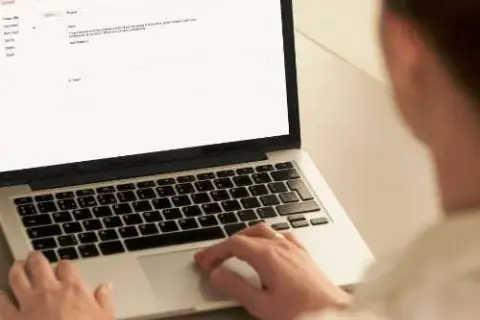 Jak napisać maila z CV bez ogłoszenia, aby przyciągnąć uwagę pracodawcy