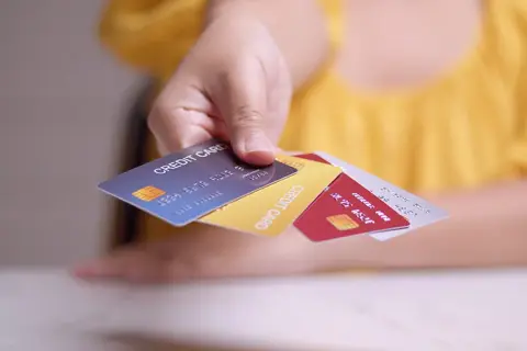 Czy bank sprawdza zatrudnienie? Jak uniknąć problemów z kredytem