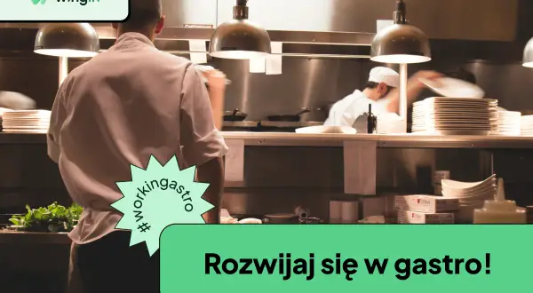 Kucharze w kuchni restauracyjnej rozwijają swoje umiejętności. Widać logo "wingin" i hasło "Rozwijaj się w gastro!".