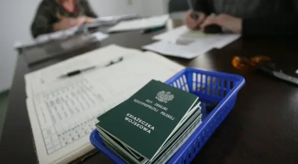 Jak wyglądają badania lekarskie do zawodowej służby wojskowej i co warto wiedzieć?