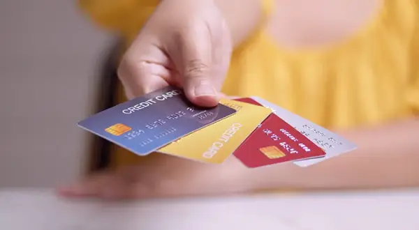 Czy bank sprawdza zatrudnienie? Jak uniknąć problemów z kredytem