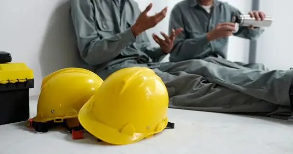 Gdzie zgłosić zatrudnienie na czarno? Sprawdź, jak to zrobić bezpiecznie